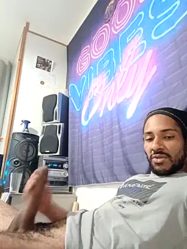 Mikaaa97 online show from April 5, 2026, 12:41 am