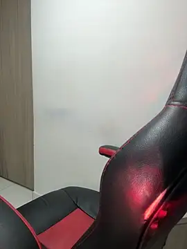 Snapshot of Isa_klein chatting on November 25, 2025, 2:22 am Isa klein online show from November 25, 2025, 2:22 am