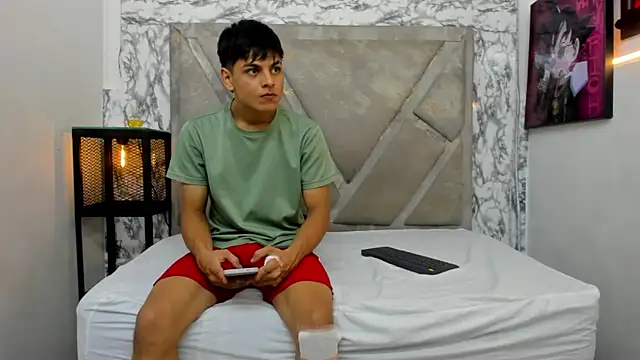 Logan Jhonson online show from November 1, 2025, 4:03 am