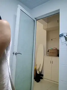 wen78759 online show from November 3, 2025, 2:35 am