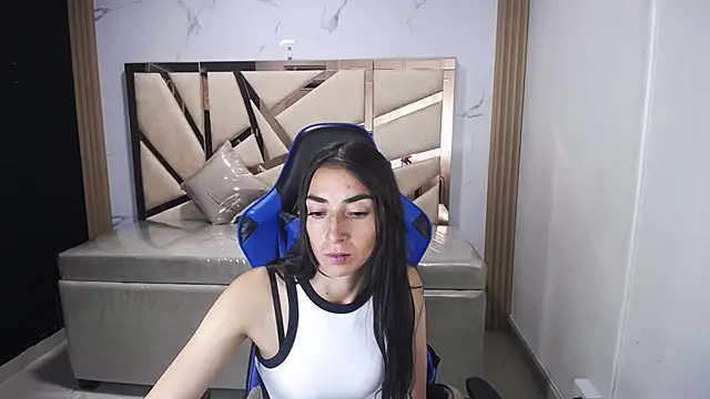 Maily a  online show from October 25, 2025, 3:03 am