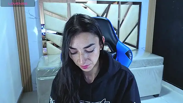 Maily a  online show from April 22, 2026, 2:58 am