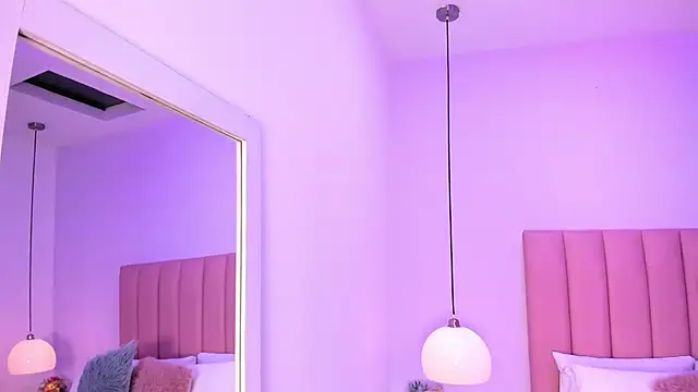 Amy Ferreira online show from October 6, 2025, 3:26 am