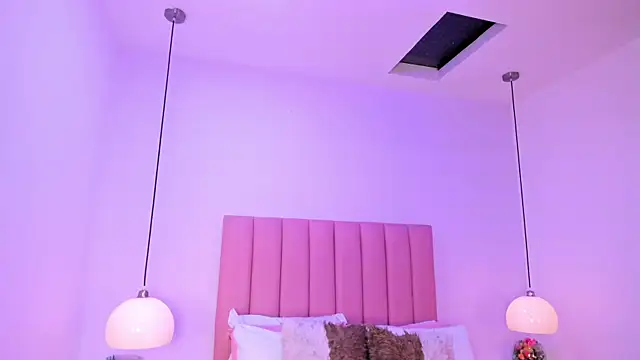 Amy Ferreira online show from October 24, 2025, 3:14 am