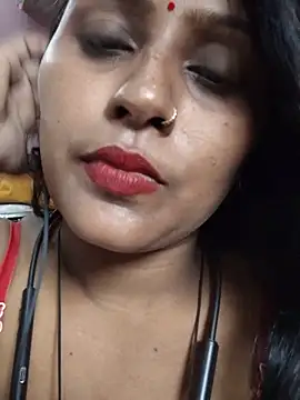Jasmine Januja online show from June 12, 2026, 3:16 am