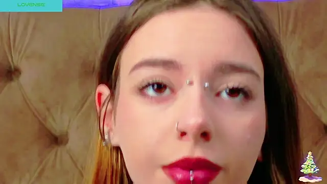 Snapshot of CoraVex chatting on December 15, 2025, 5:12 am CoraVex online show from December 15, 2025, 5:12 am