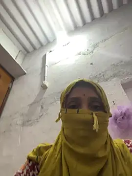 sweetreddy-02 online show from October 18, 2025, 1:45 pm