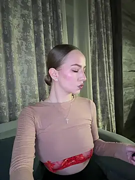 MissOyee online show from February 21, 2026, 7:37 pm