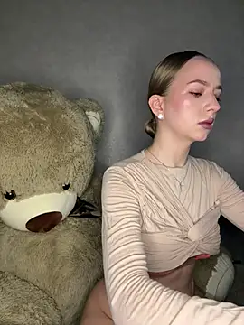 MissOyee online show from March 6, 2026, 8:16 pm