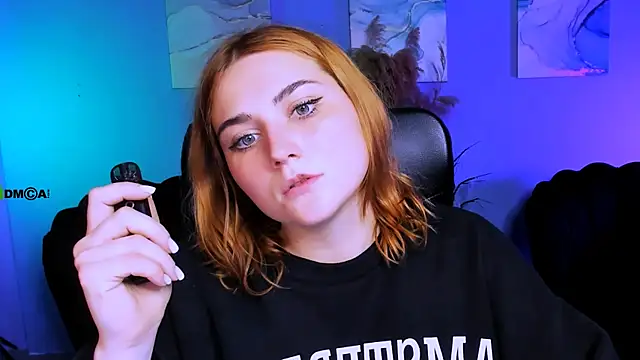 casey meow  online show from November 22, 2025, 11:09 am