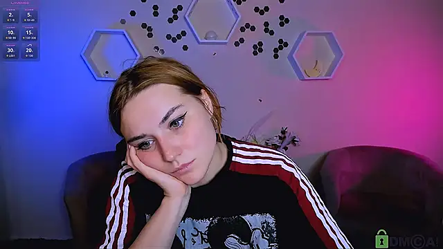 casey meow  online show from November 30, 2025, 10:08 am