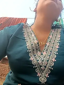 Hot Shredha online show from November 24, 2025, 10:26 am