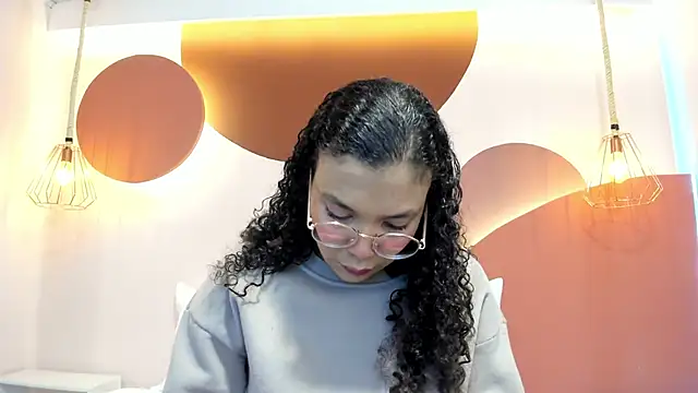 SweetStarr  online show from September 23, 2025, 12:41 pm