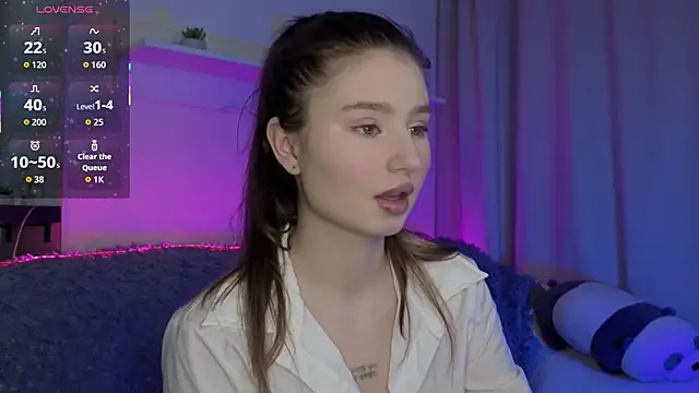  Lua   online show from February 19, 2026, 10:17 pm