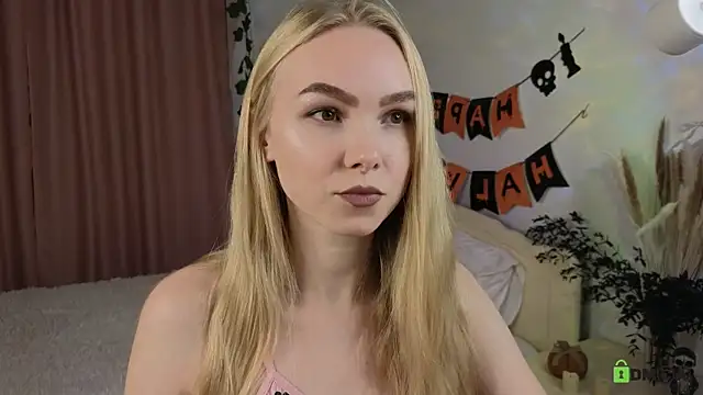 hey Olivia online show from November 4, 2025, 8:08 pm