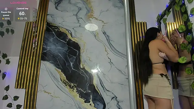 brittanyy20 online show from November 6, 2025, 9:32 am