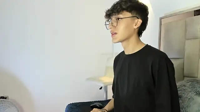 bellmontneon online show from October 13, 2025, 11:43 am