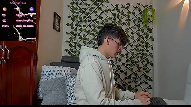 bellmontneon online show from November 27, 2025, 11:12 am