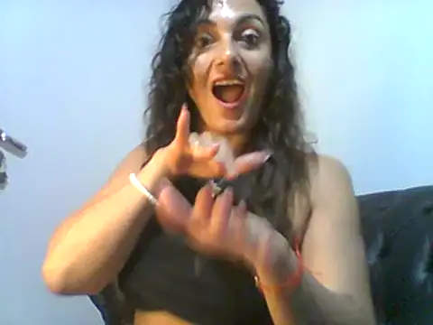 dulcefanny online show from April 21, 2026, 2:04 am