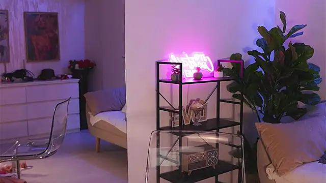 Moon Shard online show from April 21, 2026, 8:01 pm