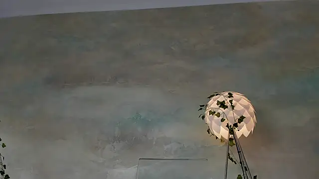 Snapshot of Moon_Shard chatting on July 19, 2026, 6:17 am Moon Shard online show from July 19, 2026, 6:17 am
