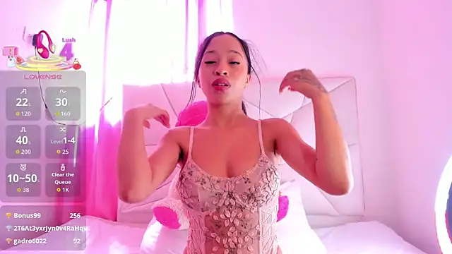 CatalinaBel online show from October 11, 2025, 6:06 pm