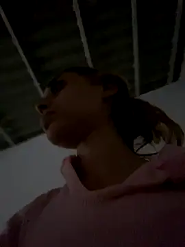 loirinhaaa online show from October 22, 2025, 5:45 pm