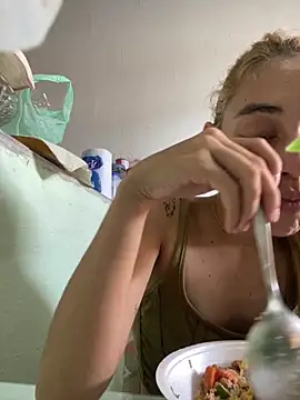 loirinhaaa online show from March 3, 2026, 5:19 pm