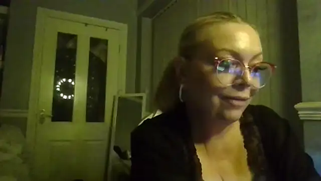 BonnyDesire online show from February 17, 2026, 7:42 pm