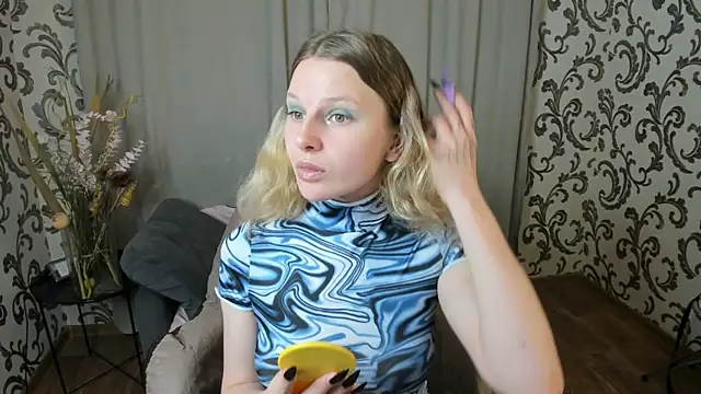  Velvet peach  online show from November 26, 2025, 11:33 am