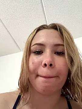 IamCatalina888 online show from November 19, 2025, 12:49 pm