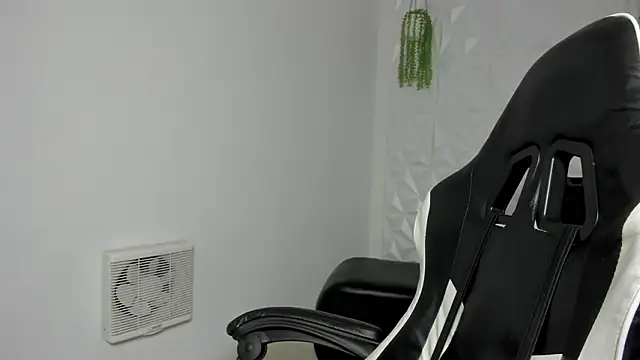 Dakota x18 online show from March 6, 2026, 8:05 pm