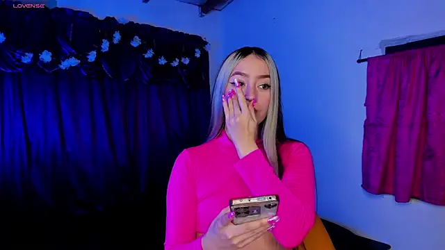 Shairaclark  online show from March 31, 2026, 1:29 am