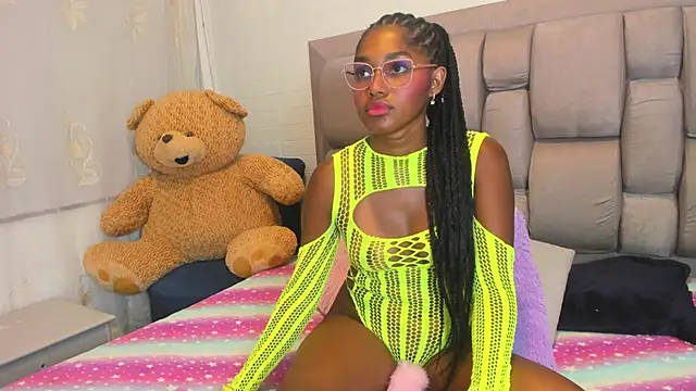 Beauty Luci online show from October 7, 2025, 10:51 pm