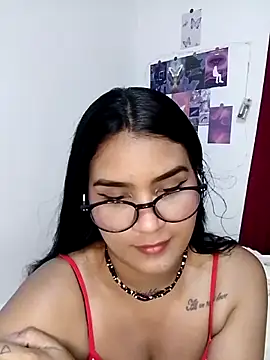 Renata Zoe online show from October 7, 2025, 2:09 am