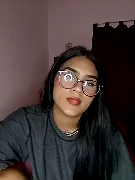 Renata Zoe online show from November 10, 2025, 1:37 am