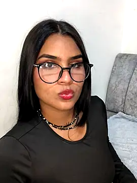 Renata Zoe online show from November 22, 2025, 2:10 am