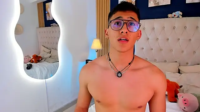 SalvadorFit online show from July 17, 2026, 1:01 am