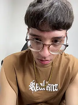 arthurdavies online show from December 4, 2025, 4:44 am