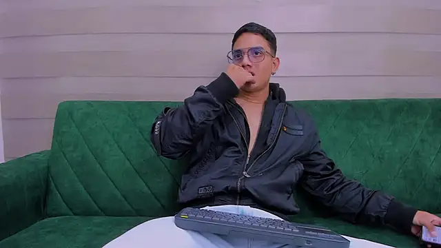 axel vega online show from September 20, 2025, 1:12 pm