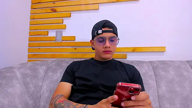 axel vega online show from September 24, 2025, 7:06 pm