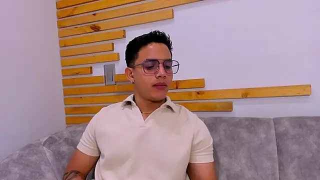 axel vega online show from October 6, 2025, 1:19 pm