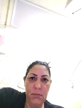 Lunita86 online show from April 3, 2026, 2:09 am