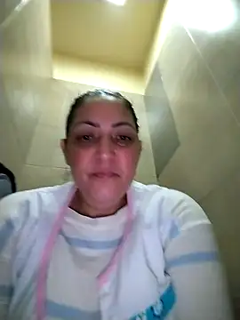 Lunita86 online show from April 10, 2026, 3:06 pm