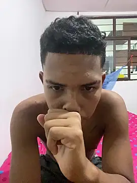 Snapshot of Skinny3-0 chatting on October 2, 2025, 4:08 am Skinny3-0 online show from October 2, 2025, 4:08 am