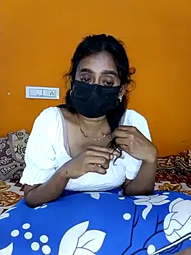 honeyqueen143 online show from September 25, 2025, 7:34 am