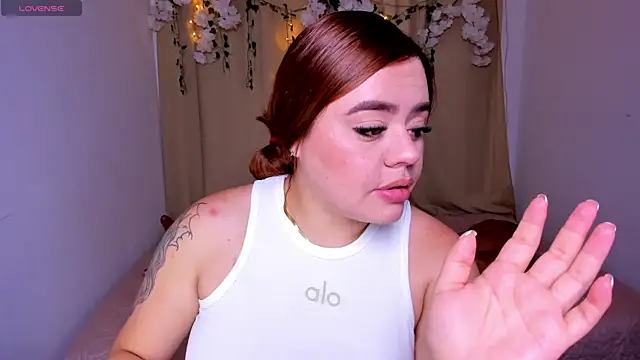 isabella arias2 online show from April 21, 2026, 2:51 am