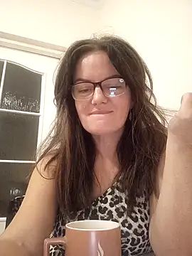 ValeriaLove43211 online show from October 5, 2025, 6:50 pm