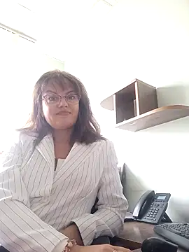 ValeriaLove43211 online show from October 28, 2025, 9:46 am