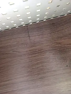 ValeriaLove43211 online show from April 23, 2026, 7:41 am